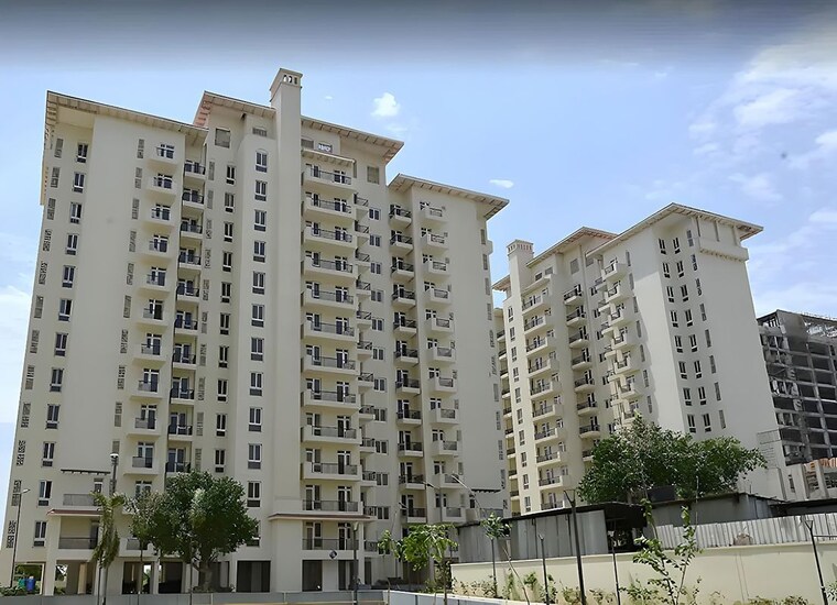 Exterior View, emaar-emerald-estate 3 Bedroom 1395 Sq.Ft. Apartment In Sector 65 Gurgaon 10358204