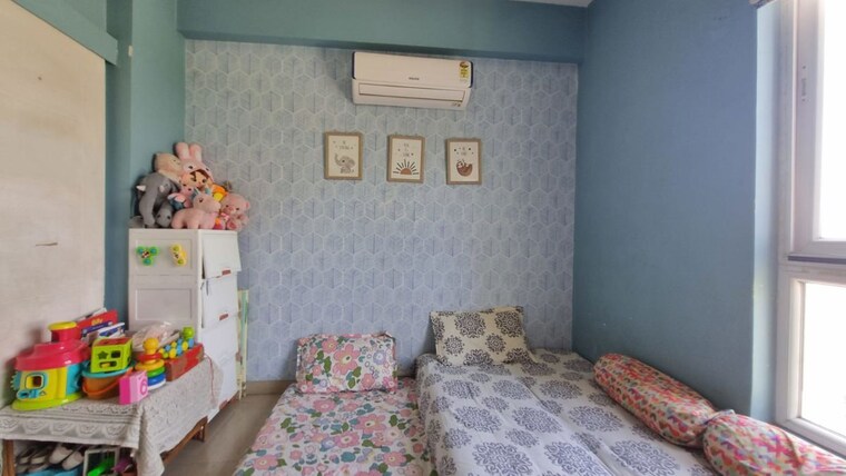 Bedroom, emaar-emerald-estate 3 Bedroom 1395 Sq.Ft. Apartment In Sector 65 Gurgaon 10358204