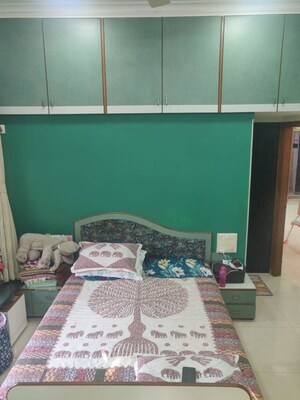 Bedroom in 2 BHK Apartment at Mahesh Sadan, Vile Parle West – for Rent