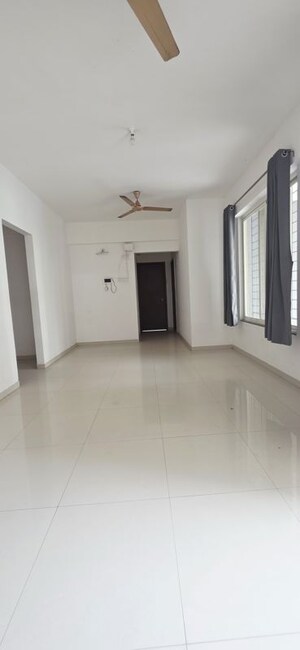 Room in 3 BHK Apartment at Kharadi – for Sale