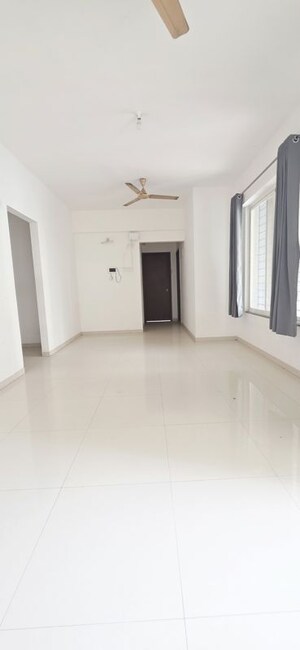 Room in 3 BHK Apartment at Kharadi – for Sale