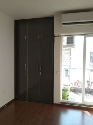 Room in 3.5 BHK Builder Floor at Smart World Gems, Sector 89 – for Rent