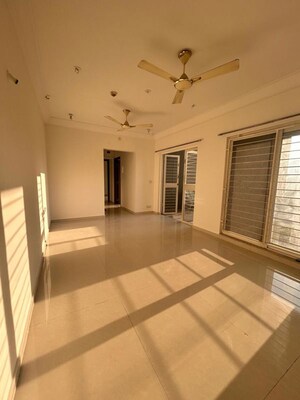 Room in 3 BHK Apartment at Goel Ganga Legend, Bavdhan – for Rent