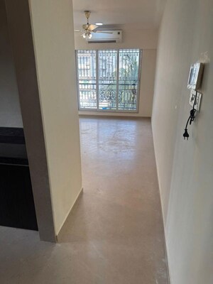Room in 2 BHK Apartment at Crescent Heritage, Khar West – for Rent