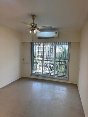 Room in 2 BHK Apartment at Crescent Heritage, Khar West – for Rent