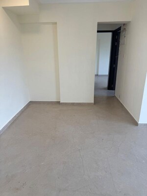 Room in 2 BHK Apartment at Crescent Heritage, Khar West – for Rent