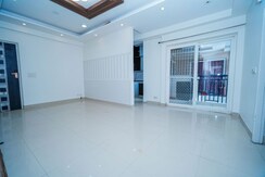 3.5 BHK + Servant Room Apartment For Rent in Amrapali Zodiac