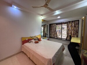 Room in 2 BHK Apartment at Tulip CHS Bandra, Bandra West – for Rent