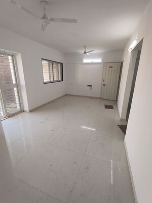 Room in 2 BHK Apartment at Voski Emerald II, Kharadi – for Sale