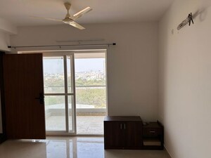 Room in 3 BHK Apartment at Technopolis Solitaire Elite, Madinaguda – for Rent