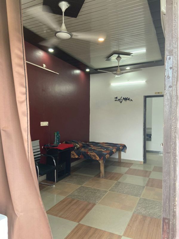 1 BHK + Servant Room 400 Sq.Ft. Builder Floor in Eldeco Udyan II