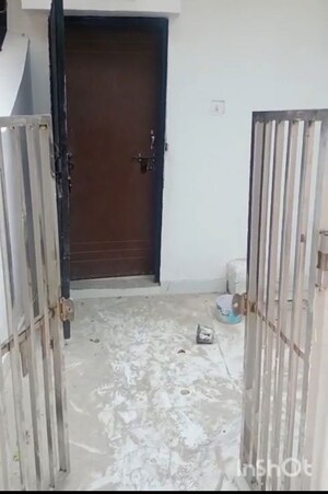 Bathroom in 1 BHK Builder Floor at Sector 29 – for Sale