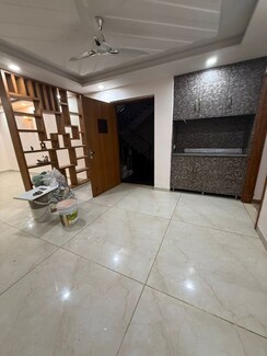 4 BHK + Servant Room Builder Floor For Rent in Sector 38