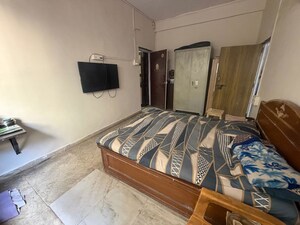 Room in 2 BHK Apartment at Piramal Nagar CHS, Goregaon West – for Rent