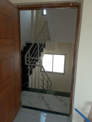 2 BHK Apartment – Entrance View at Kamgar Putala Vasahat - for Rent