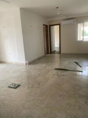 Room in 3.5 BHK Apartment at The Center Court, Sector 88a – for Rent