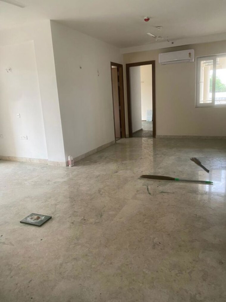 Room, the-center-court 3.5 Bedroom 2165 Sq.Ft. Apartment In Sector 88a Gurgaon 10376194