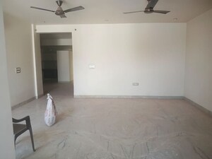 Room in 3.5 BHK Apartment at Vasant Vihar – for Rent