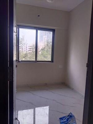 Room in 1.5 BHK Apartment at Dadar West – for Rent