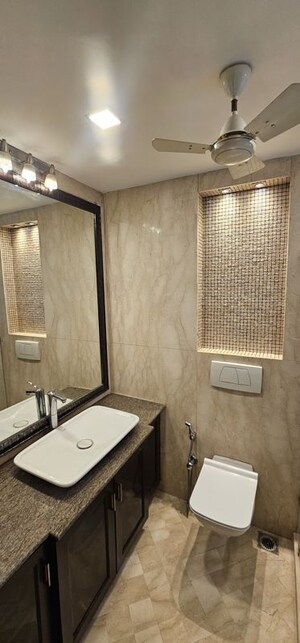 Team Area in 4 BHK Apartment at Vasant Enclave – for Rent