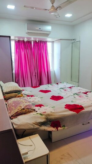 Bedroom in 2 BHK Apartment at Lok Sarita, Andheri East – for Rent