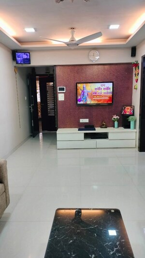 Furnished Amenities in 2 BHK Apartment at Lok Sarita, Andheri East – for Rent