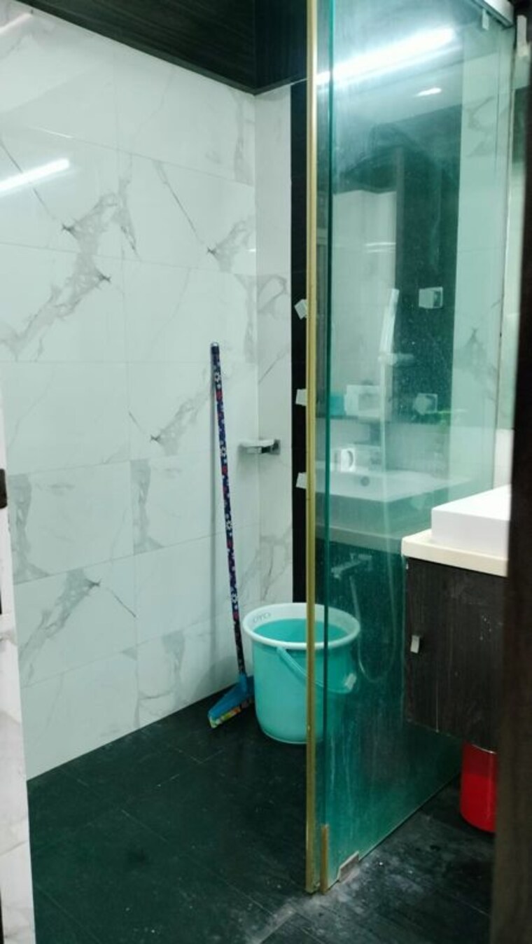 Bathroom, lok-sarita 2 Bedroom 800 Sq.Ft. Apartment In Andheri East Mumbai 10376234