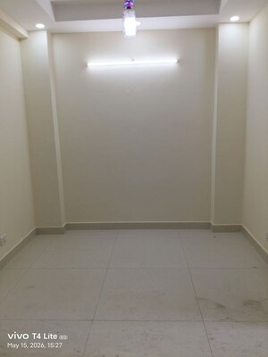 Room in 2 BHK Builder Floor at Jawahar Nagar – for Rent