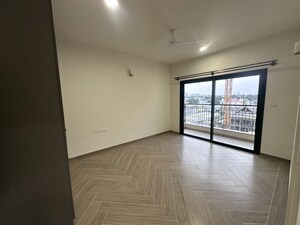 Room in 3.5 BHK Apartment at Byrathi – for Rent