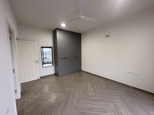 Room in 3.5 BHK Apartment at Byrathi – for Rent