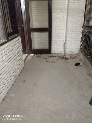 Room in 4 BHK Builder Floor at Panchsheel Vihar – for Rent