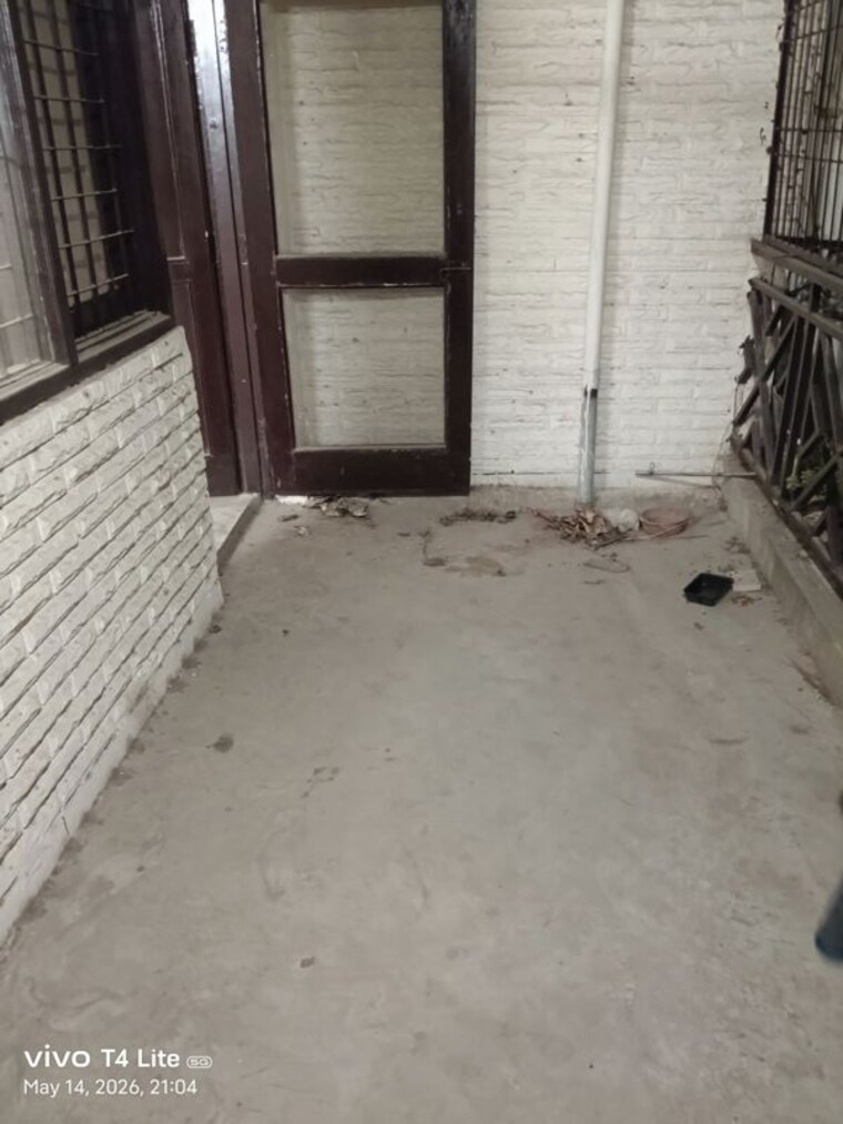 Room, panchsheel vihar 4 Bedroom 120 Sq.Yd. Builder Floor In Panchsheel Vihar Delhi 10376309