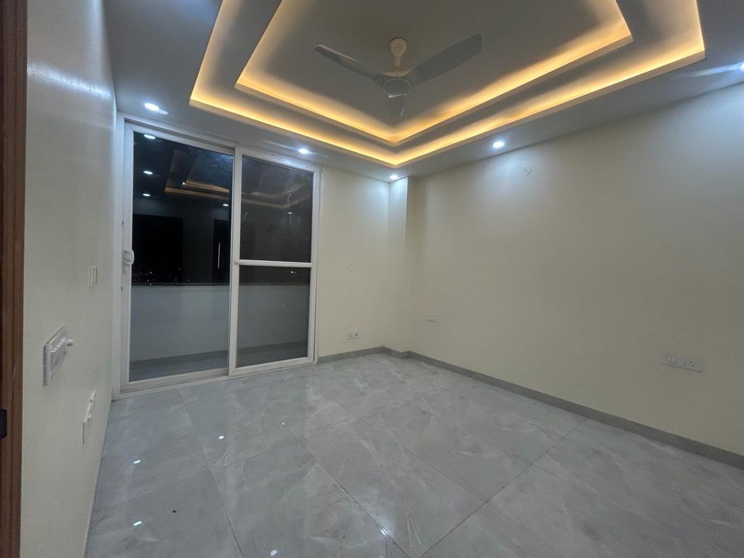 4 BHK 263 Sq.Yd. Builder Floor in Sushant Lok 2