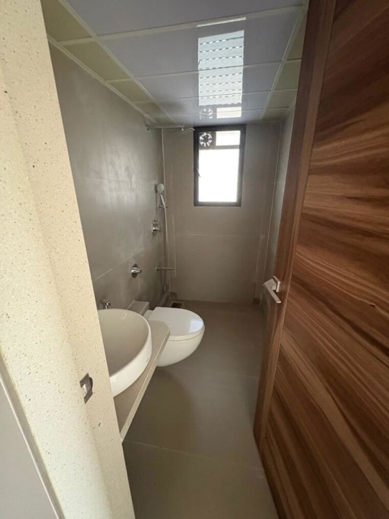 Bathroom, airbus-society 2 Bedroom 850 Sq.Ft. Apartment In Andheri East Mumbai 10376325