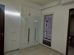 Room in 3 BHK Apartment at Smart World Orchard, Sector 61 – for Sale