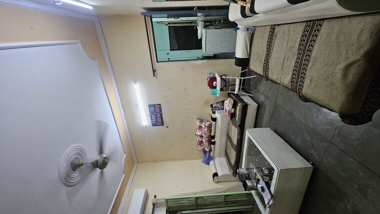 Living Room, dilshad garden 2.5 Bedroom 900 Sq.Ft. Apartment In Dilshad Garden Delhi 10376318