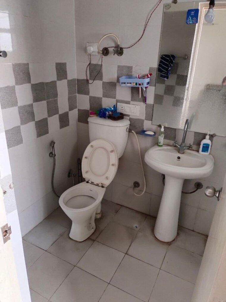 Bathroom, gaur-atulyam-gravity 2 Bedroom 955 Sq.Ft. Apartment In Omicron I Greater Noida Greater Noida 10376330