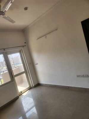Room in 4 BHK Apartment at 3B Estate 95, Sector 95 – for Rent