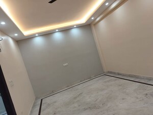Room in 3 BHK Independent House at RWA Apartments Sector 71, Sector 71 – for Rent