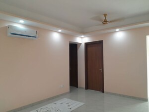 Room in 3 BHK Independent House at RWA Apartments Sector 71, Sector 71 – for Rent