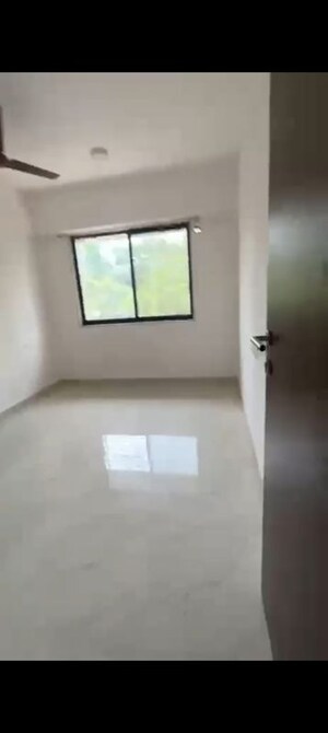 Room in 2 BHK Apartment at Sunteck Avenue 2, Goregaon West – for Rent