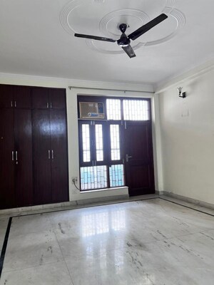 Room in 3 BHK Builder Floor at RWA Apartments Sector 50, Sector 50 – for Rent
