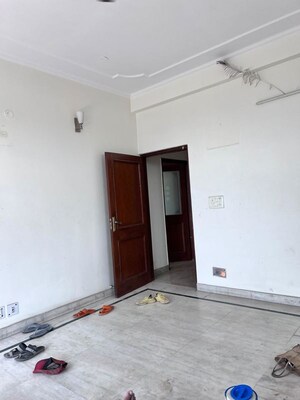 Room in 3 BHK Builder Floor at RWA Apartments Sector 50, Sector 50 – for Rent