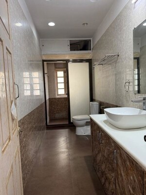 Building Lobby in 3 BHK Apartment at Churchgate – for Sale