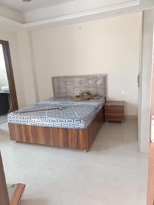 1 RkBuilder Floor For Rent in Sector 52