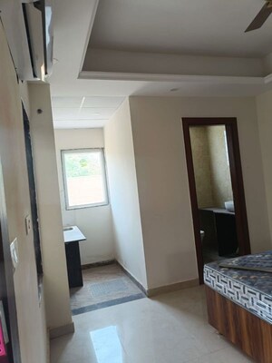 Building Lobby in 1 RK Builder Floor at Sector 52 – for Rent
