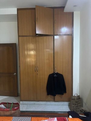 Furnished Amenities in 3 BHK Builder Floor at Kailash Colony – for Rent