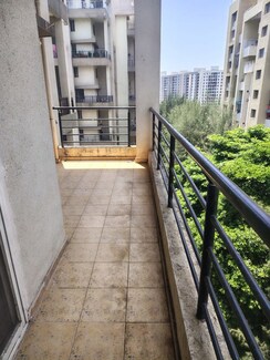 2 BHK + Servant Room Apartment For Rent in Leisure Apartment