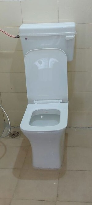 Bathroom in 1 BHK Apartment at Malad East – for Rent