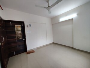 1 BHK Apartment For Rent in Malad East
